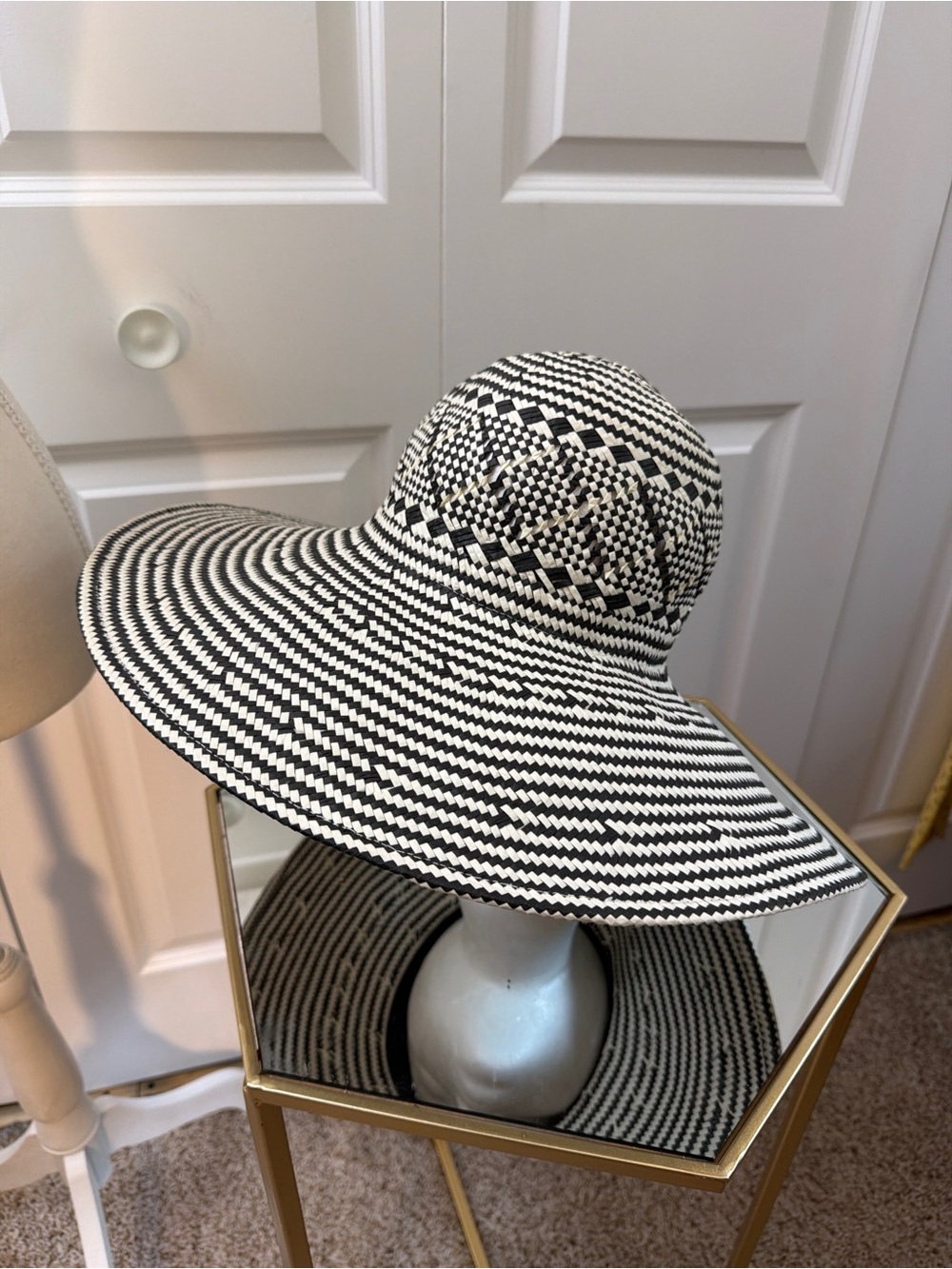 Breathable resortwear Wide Brim Black and White Patterned Sun Hat